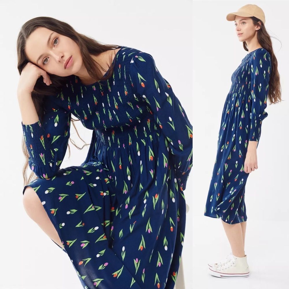 Urban Outfitters UO Kate Floral Smocked Midi Dress Size Medium